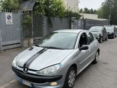 Usata Peugeot 206 75 CV (55 kW) 2009 Berlina