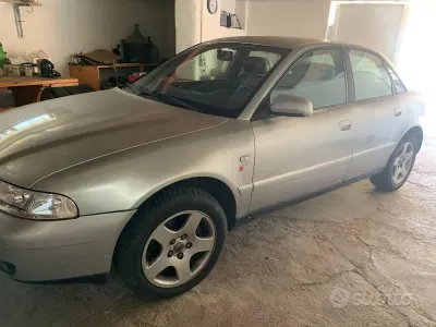 Usata Audi A4 2000 Grigio Berlina