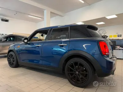 Usata Mini ONE 102 CV (75 kW) 2015 Bluazzurro Utilitaria