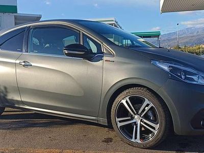 Usata Peugeot 208 GT-line 120 CV (88 kW) 2016 Grigio Utilitaria