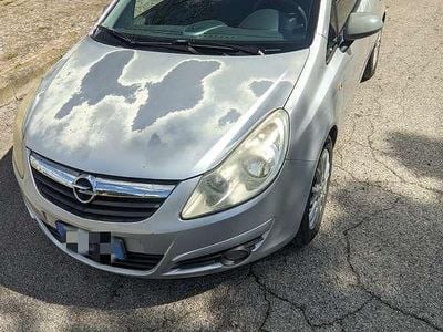 Usata Opel Corsa Cosmo 75 CV (55 kW) 2009 Argento Utilitaria