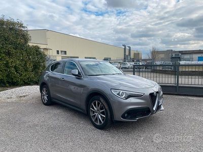 Usata Alfa Romeo Stelvio Super 210 CV (154 kW) 2017 Grigio SUV