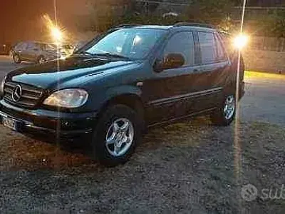 Usata Mercedes ML230 150 CV (110 kW) 2000 Nero SUV