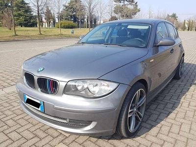 Używany BMW 118 Comfort Edition 143 KM (105 kW) 2009 Srebrny Hatchback