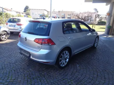 Usata VW Golf VII Highline 110 CV (80 kW) 2015 Argento Berlina