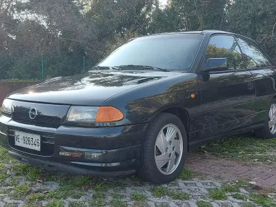 Usata Opel Astra 150 CV (110 kW) 1993 Berlina