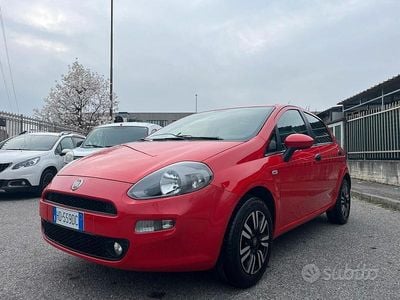Usata Fiat Punto 69 CV (50 kW) 2015 Rosso Utilitaria