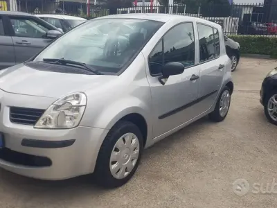 Usata Renault Modus 47 CV (34 kW) 2006 Grigio Monovolume