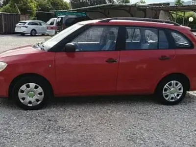 Usata Skoda Fabia 64 CV (47 kW) 2010 Rosso Station wagon