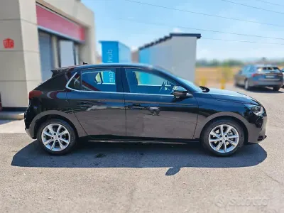Usata Opel Corsa Elegance 101 CV (74 kW) 2022 Utilitaria