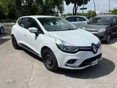 Käytetty Renault Clio IV Zen 75 HP (55 kW) 2018 Valkoinen Sedan
