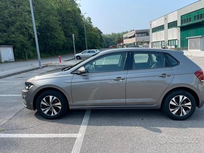 Usata VW Polo 80 CV (58 kW) 2021 Grigio Utilitaria