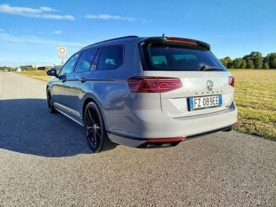 Usata VW Passat Executive 240 CV (176 kW) 2019 Grigio Station wagon