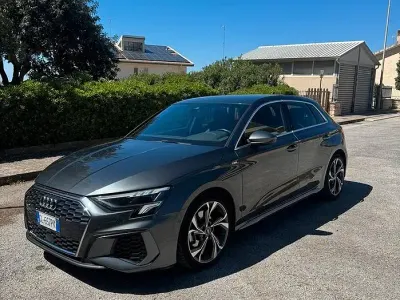 Usado Audi A3 S-Line 200 CV (147 kW) 2022 Gris Berlina