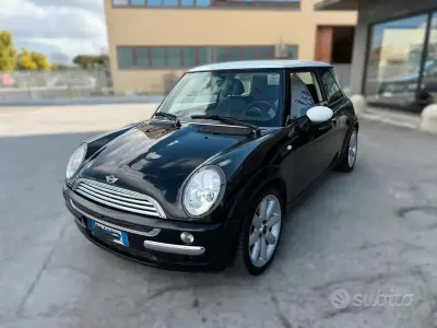 Usata Mini Cooper 116 CV (85 kW) 2003 Nero Utilitaria