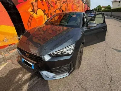 Usata Cupra Leon 150 CV (110 kW) 2024 Grigio Berlina