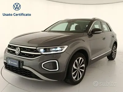 Usata VW T-Roc Style 110 CV (80 kW) 2023 Grigio SUV