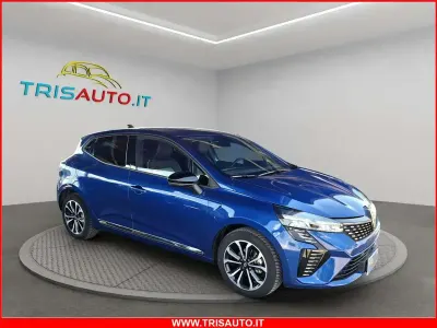 Usata Renault Clio V Techno 101 CV (74 kW) 2025 Blu Berlina