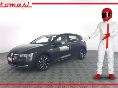 Usata VW Golf VIII Style 131 CV (96 kW) 2022 Grigio urano Berlina