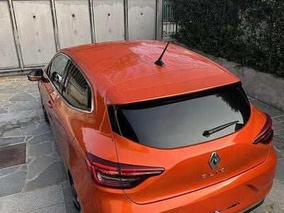 Begagnad Renault Clio V Edition One 101 HK (74 kW) 2020 Orange Sedan