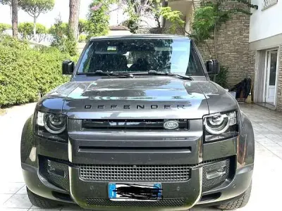 Usata Land Rover Defender 241 CV (177 kW) 2023 SUV
