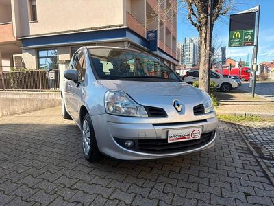 Usata Renault Modus 75 CV (55 kW) 2011 Argento Monovolume