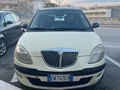 Usata Lancia Ypsilon 2007 Bianco Utilitaria