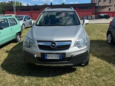 Usata Opel Antara Cosmo 150 CV (110 kW) 2007 Grigio SUV