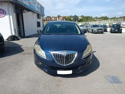 Begagnad Lancia Delta 120 HK (88 kW) 2008 Blå Halvkombi