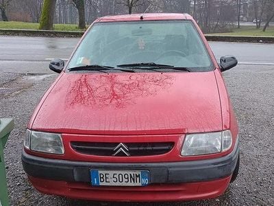 Rosso Usata 1999 Citroën Saxo Utilitaria | 900 € (Buon prezzo)
