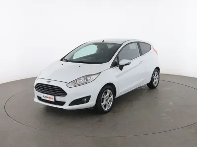 Usado Ford Fiesta Titanium 75 CV (55 kW) 2017 Blanco Utilitario
