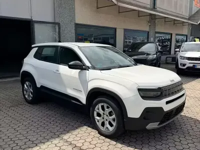 Usata Jeep Avenger Altitude 101 CV (74 kW) 2024 Bianco SUV