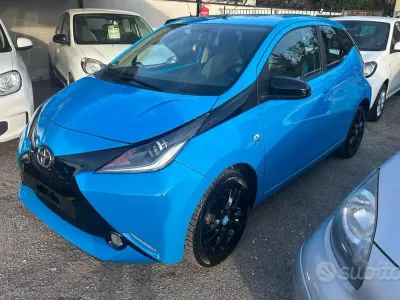 Usata Toyota Aygo X-pure 69 CV (50 kW) 2016 Blu Utilitaria