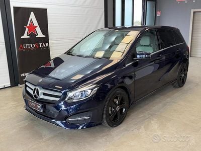 Usata Mercedes B180 109 CV (80 kW) 2018 Blu/azzurro Monovolume