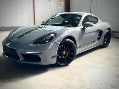 Usata Porsche 718 Edition 299 CV (219 kW) 2024 Grigio Coupé