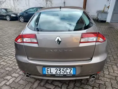 Usata Renault Laguna III 150 CV (110 kW) 2012 Marrone Berlina