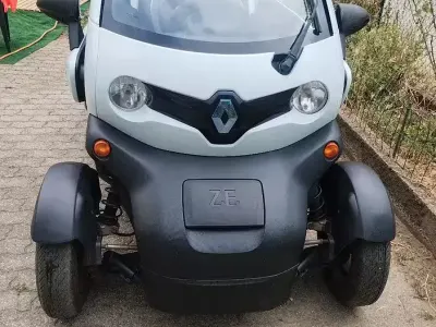 Usata Renault Twizy 12 kW (17 CV) 2012 Bianco Utilitaria