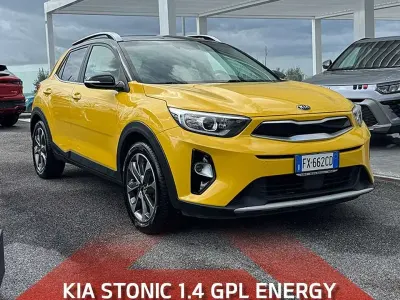 Usata Kia Stonic 97 CV (71 kW) 2019 Giallo SUV