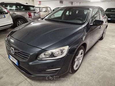 Usata Volvo V60 Kinetic 120 CV (88 kW) 2017 Grigio Station wagon