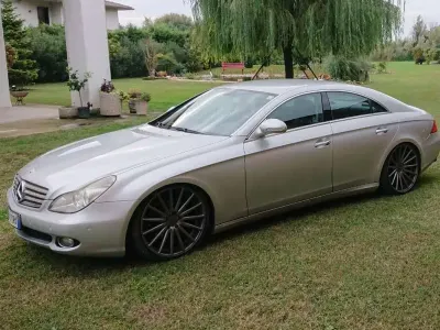 Usata Mercedes CLS320 224 CV (164 kW) 2007 Argento Berlina