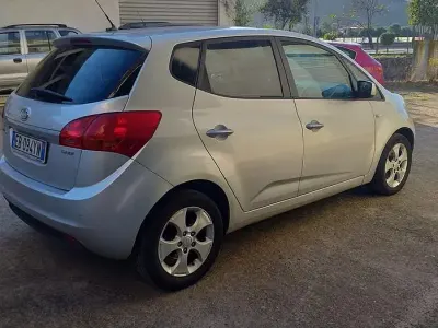 Usata Kia Venga EX 90 CV (66 kW) 2010 Grigio Utilitaria