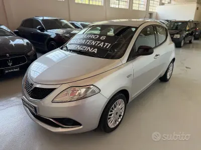 Usata Lancia Ypsilon Platinum 69 CV (50 kW) 2017 Grigio Utilitaria