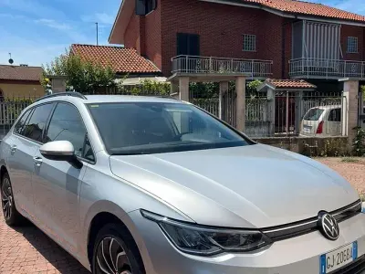 Usata VW Golf VIII Life 116 CV (85 kW) 2022 Grigio Station wagon