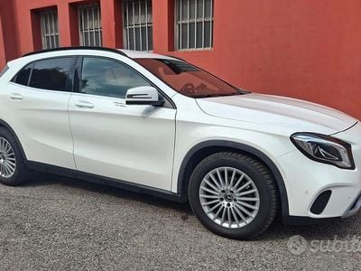 Usata Mercedes GLA200 Executive 136 CV (100 kW) 2018 Bianco SUV