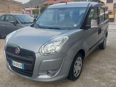 Usata Fiat Doblò 135 CV (99 kW) 2010 Gray Monovolume
