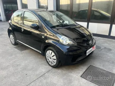 Gebraucht Toyota Aygo Sol 68 PS (50 kW) 2007 Schwarz Kleinwagen