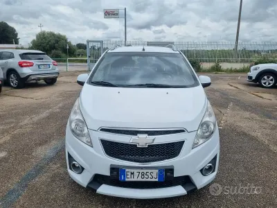 Begagnad Chevrolet Spark LT 79 HK (58 kW) 2012 Vit Halvkombi
