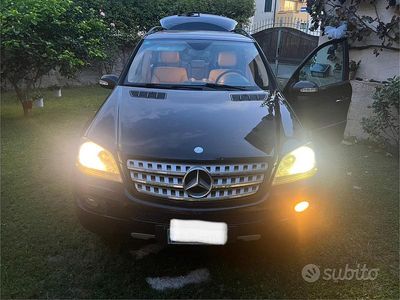 Usata Mercedes ML320 224 CV (164 kW) 2007 Nero SUV