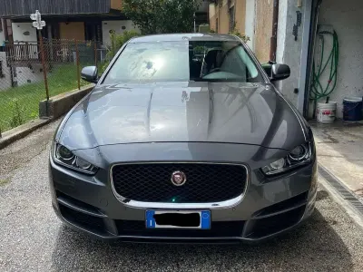 Usata Jaguar XE Business Edition 179 CV (131 kW) 2019 Grigio Berlina