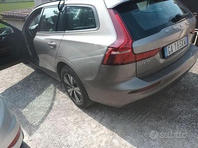 Usata Volvo V60 Momentum 150 CV (110 kW) 2020 Bronzo Station wagon